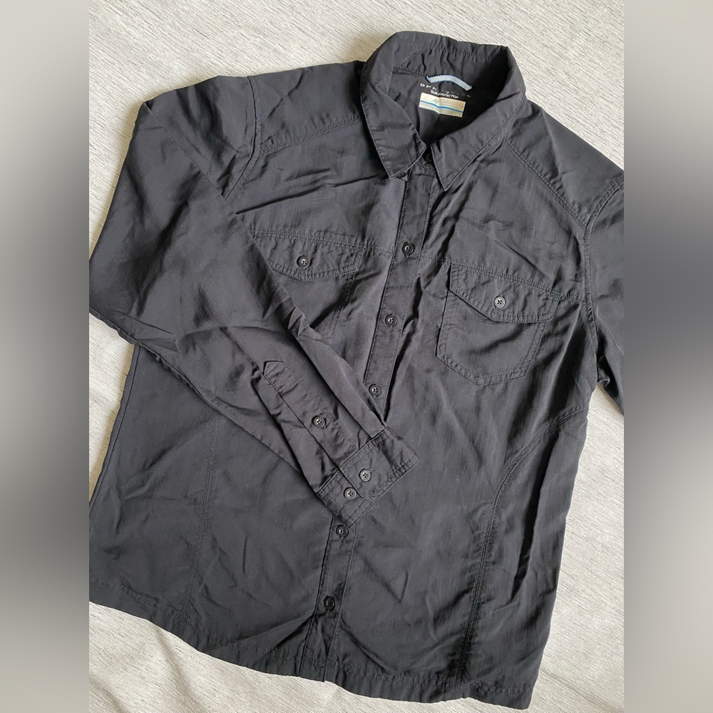 Columbia Women’s Black Hiking Shirt L Sun protection Nylon Lightweight Outdoor